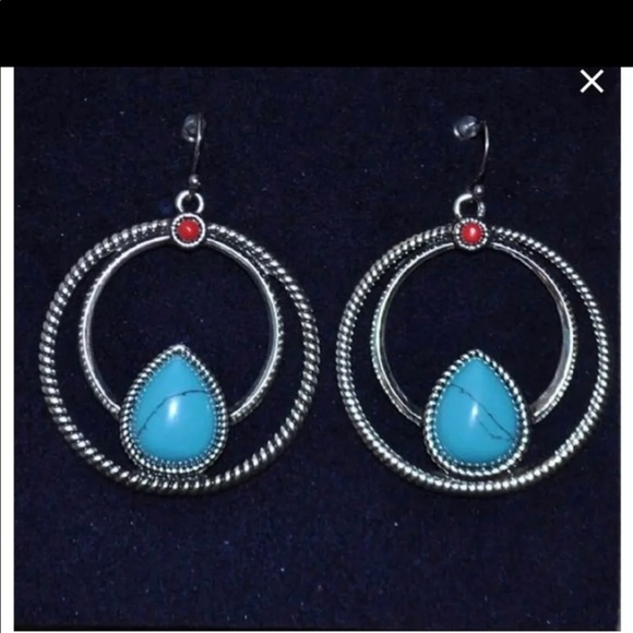 Montana Silversmith Rock 47 Earrings - Picture 4 of 4